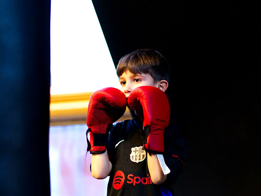 Young athlete boxing training at Lokahi Loft Berlin