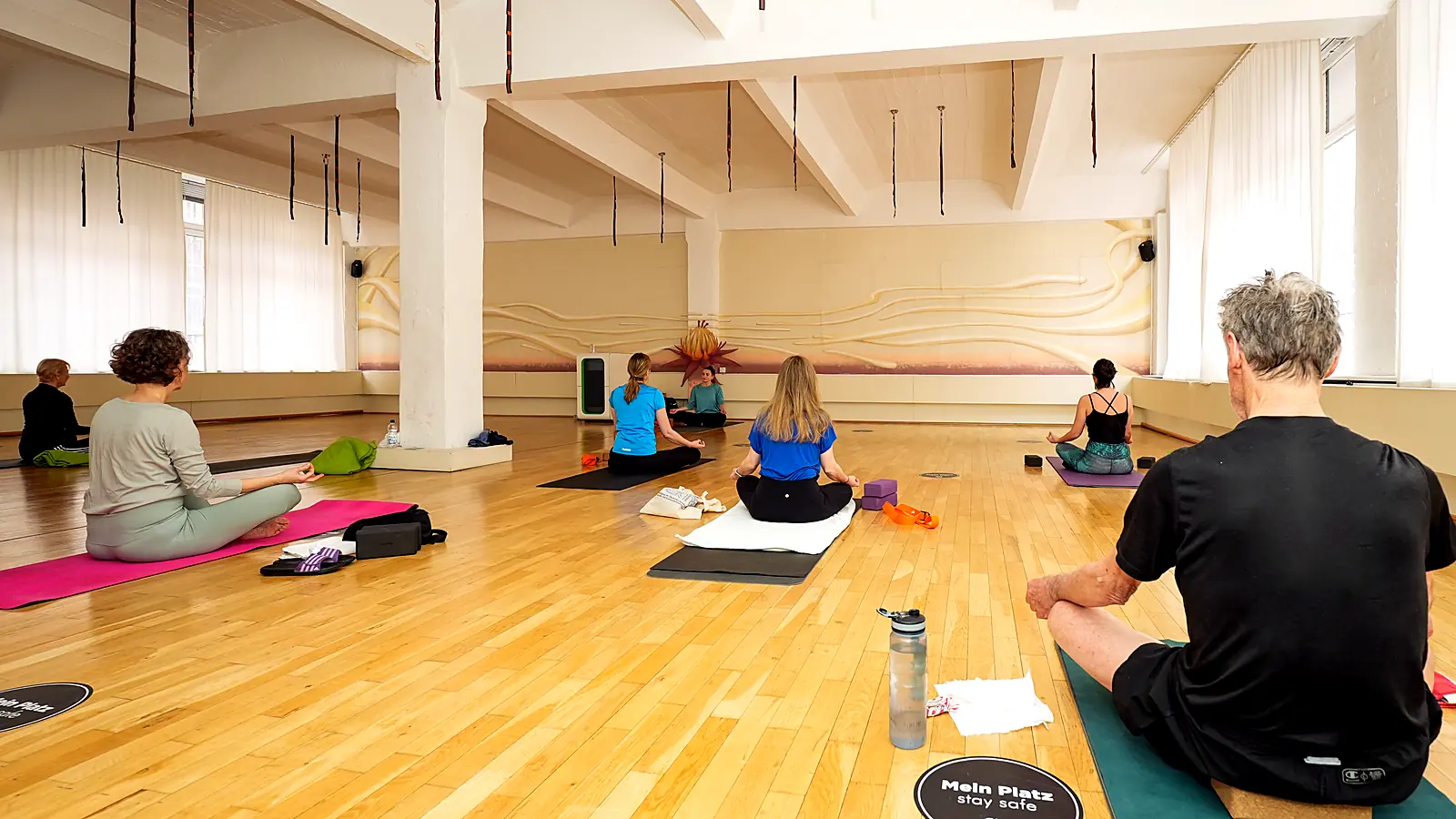 Yoga and meditation class in the bright studio at Lokahi Loft Berlin